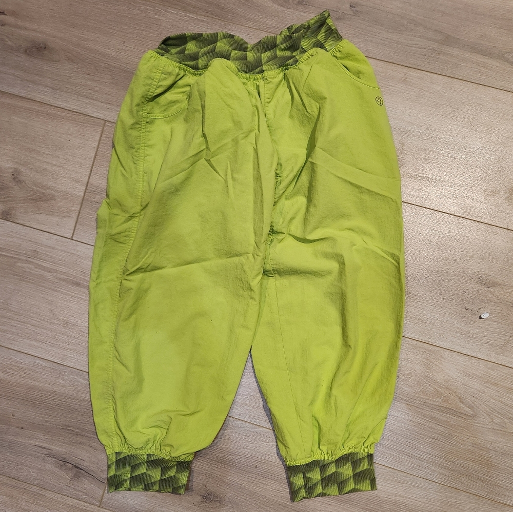 Zumba capri cargo pants